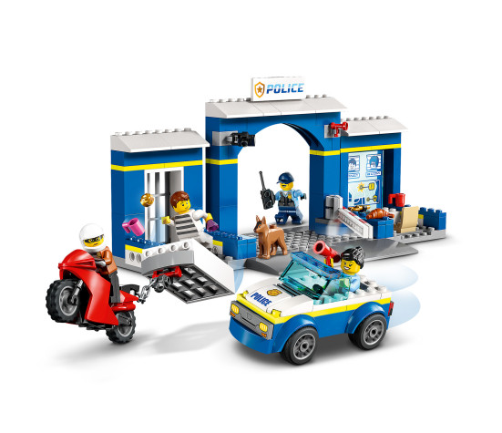 LEGO City Police Station Chase