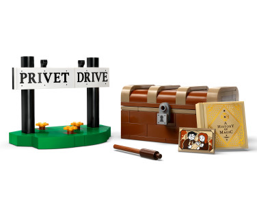 LEGO Harry Potter Hedwig at 4 Privet Drive