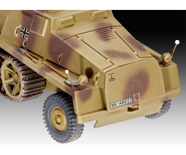 Revell Plastic Model 15 cm Panzerwerfer 42 auf sWS 1:72