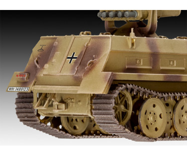 Revell Plastic Model 15 cm Panzerwerfer 42 auf sWS 1:72