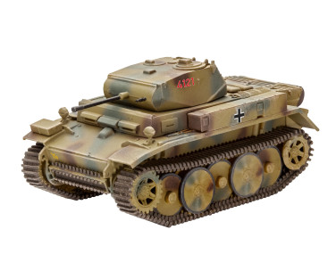 Revell Plastic Model PzKpfw II Ausf.L LUCHS (Sd.Kfz.123) 1:72