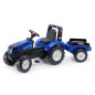 Falk Traktor New Holland treileriga