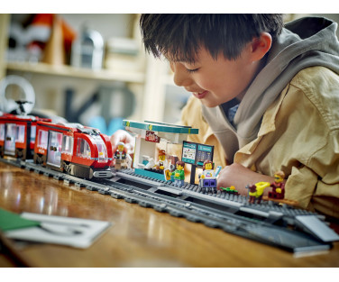 LEGO City Downtown Streetcar and Station