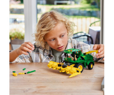 LEGO Technic John Deere 9700 Forage Harvester