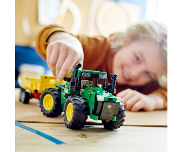 LEGO Technic John Deere 9620R 4WD Tractor